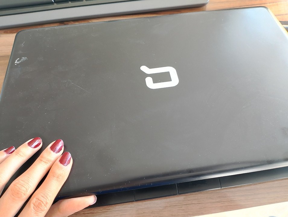 Siyah HP Compaq Dizüstü Bilgisayar - Görsel 2