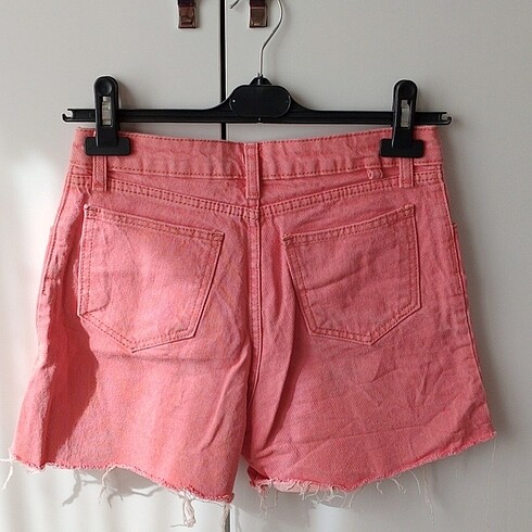 LC Waikiki Pembe eskitme jean şort
