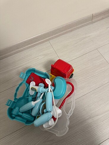 Diğer Arabalı doktor seti