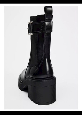 Zara Siyah Tokalı Kadın Bot - Görsel 4