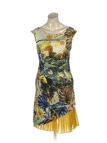 PreLoved Kısa Elbise %70 İndirimli.