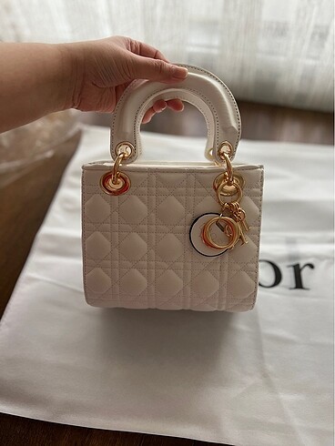 Dior kol çantası
