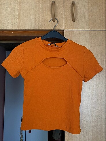 Crop T-shirt