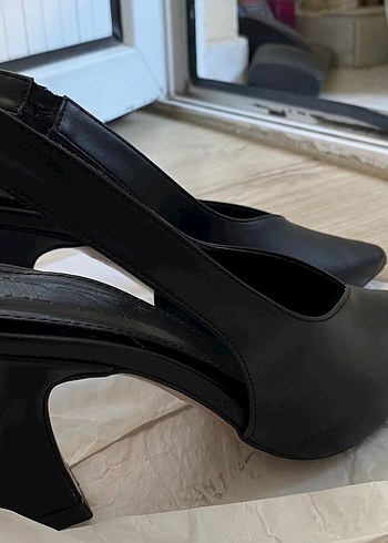 Klasik Siyah Tokalı Stiletto Topuklu Ayakkabı - Görsel 3
