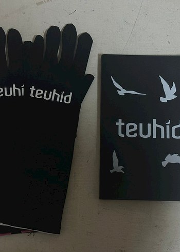 Diğer Baskili Defter Ve Eldiven