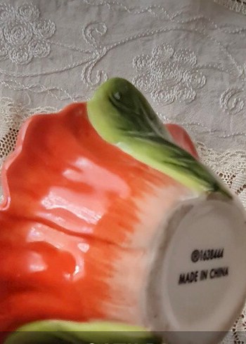 American Vintage Renkli Kırmızı Çiçek Dekoratif Tabak