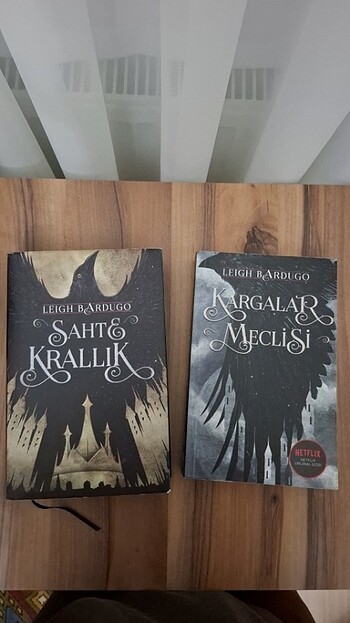Kargalar meclisi serisi