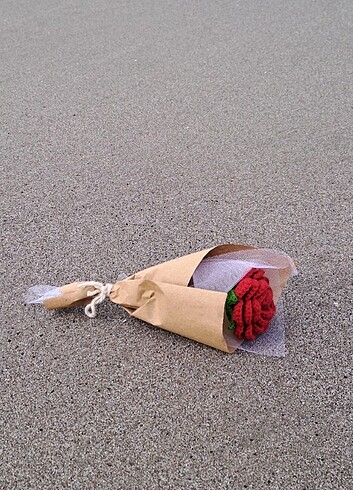 Örgü kırmızı gül - Görsel 2