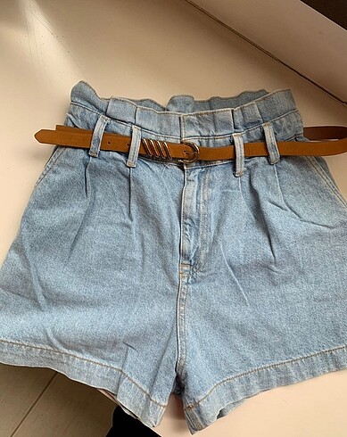 Zara Zara kemerli kot şort