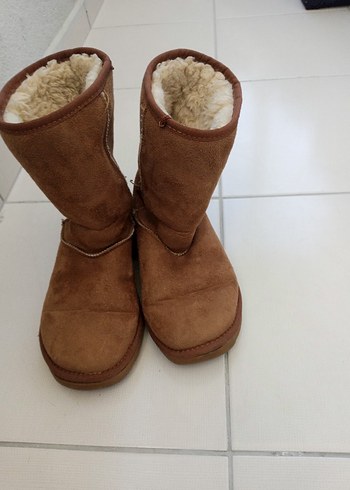 Ugg Kadın bot