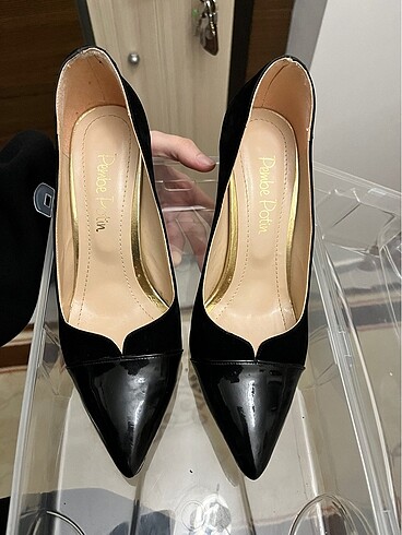 Siyah Stiletto