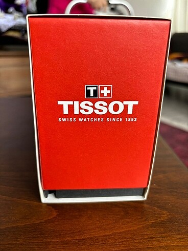 Kutusunda hiç kullanılmamış Tissot saat