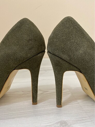 40 Beden Haki Süet Stiletto