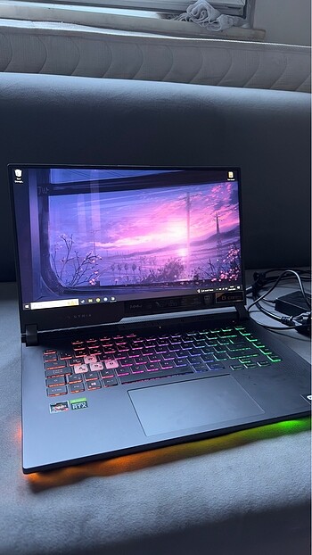 Asus ROG Strix G513IC Gaming laptop