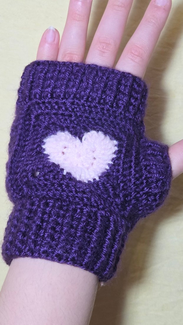 Mor Örgü Parmaksız Eldiven Kalpli - Görsel 4