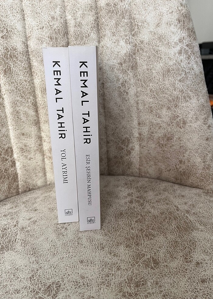 KEMAL TAHİR ESİR ŞEHİR ÜÇLEMESİ 2. ve 3. KİTAPLAR - Görsel 2