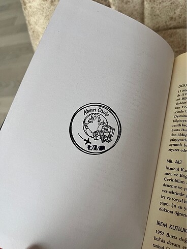 OTOSTOPÇUNUN GALAKSİ REHBERİ DOUGLAS ADAMS - Görsel 3