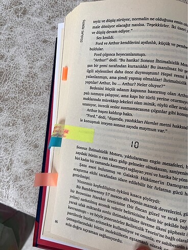 OTOSTOPÇUNUN GALAKSİ REHBERİ DOUGLAS ADAMS - Görsel 4