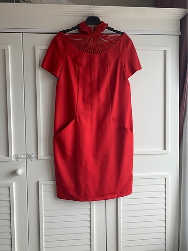 Arzu Kaprol kırmızı elbise