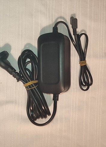 Beden Renk ARÇELİK Şarjlı Süpürge Adaptörü