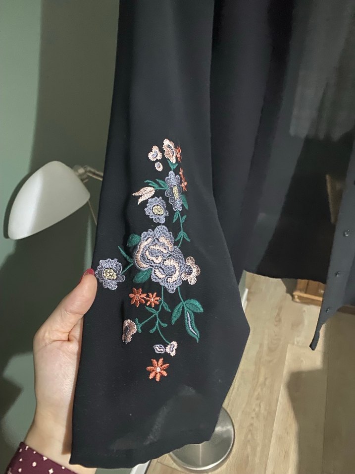 Düğmeli Siyah Gömlek, Uzun Kollu, Ofis Stili - Görsel 3