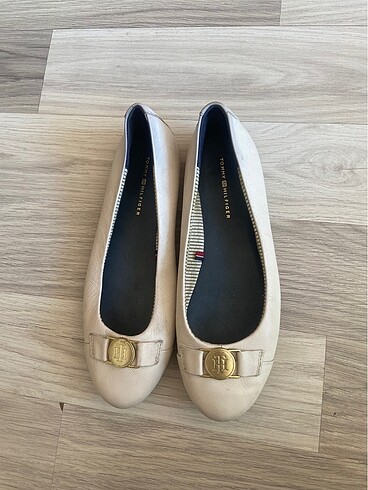 Tommy Hilfiger babet