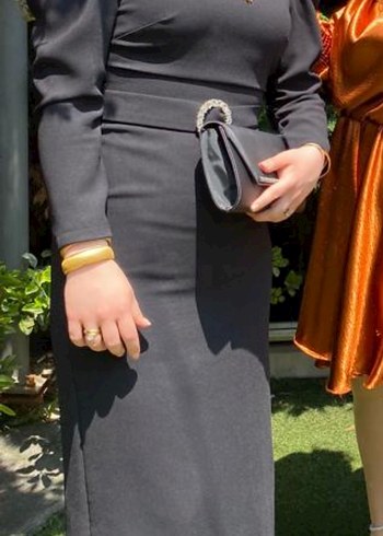 Kemerli Siyah Uzun Kollu Uzun Elbise - Görsel 3