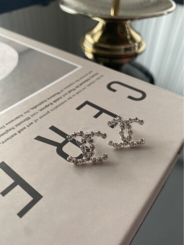 Diğer Chanel taşlı küpe