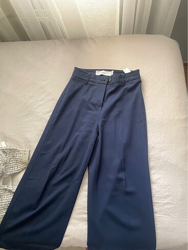 32 Beden lacivert Renk Bershka straight fit pantolon