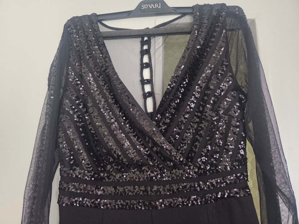 Payetli V Yaka Uzun Kollu Siyah Tulum - Görsel 5