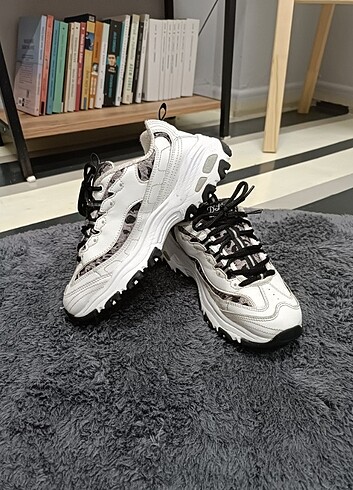37 Beden beyaz Renk Skechers D'lites 37 numara