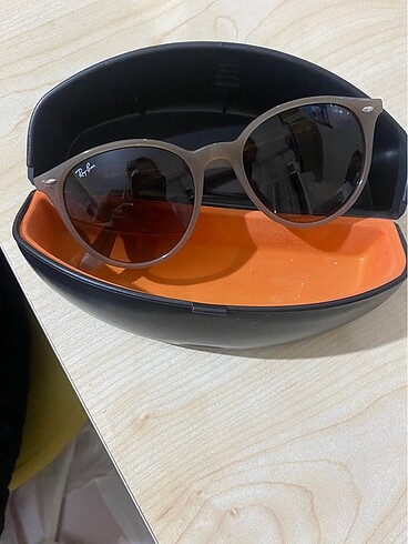 Rayban güneş gözlüğü