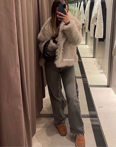 ZARA TRF HIGH-RISE WIDE LEG JEAN