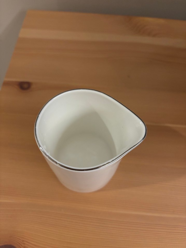 Beyaz Seramik Sütlük - Görsel 2