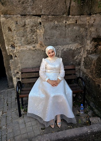 İşlemeli Beyaz Uzun Kol Abiye Elbise