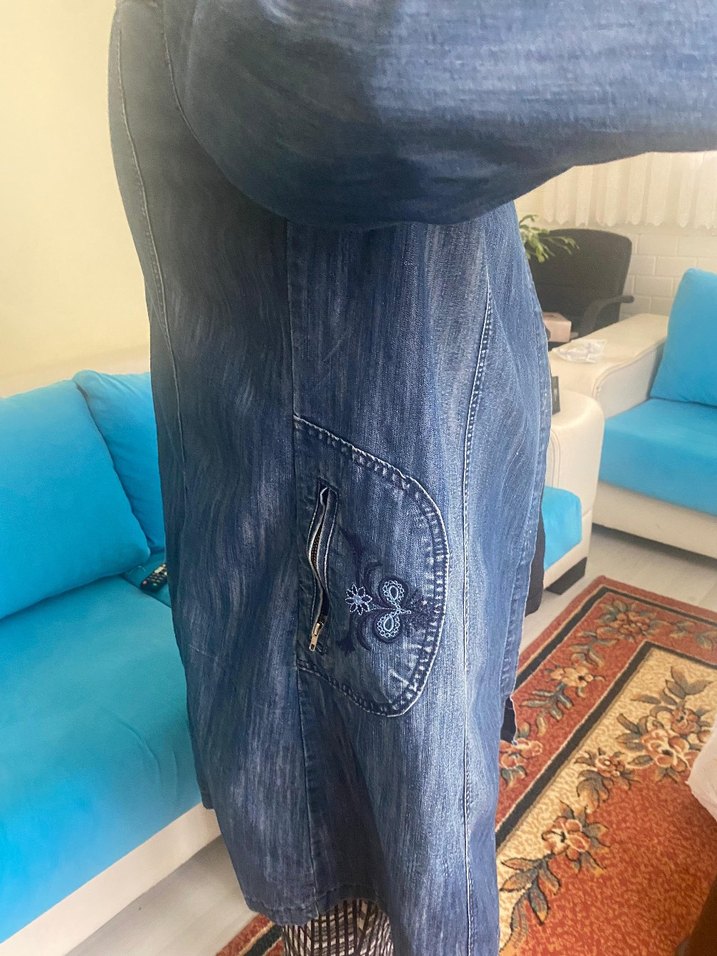 Düğmeli Lacivert Midi Denim Ceket - Görsel 3