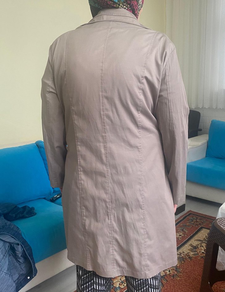 Düğmeli Bej Midi Kadın Trençkot - Görsel 4