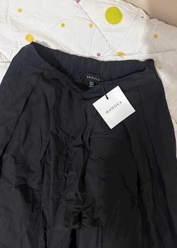 ETİKETLİ MANUKA GENİŞ PİLELİ PANTOLON SİYAH - Görsel 4