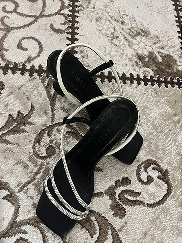 Nişantaşı Shoes Topuklu Ayakkabı
