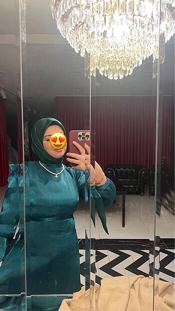 Birgül Bektaş Zümrüt Yeşili Abiye