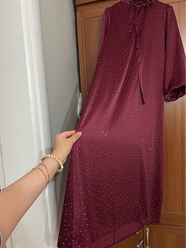 40 Beden Gül Kemerli Balon Kol Taşlı Abiye