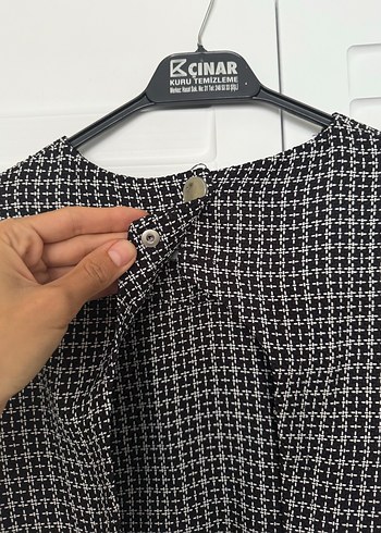 Düğmeli V Yakalı Gri Kareli Midi Elbise - Görsel 3