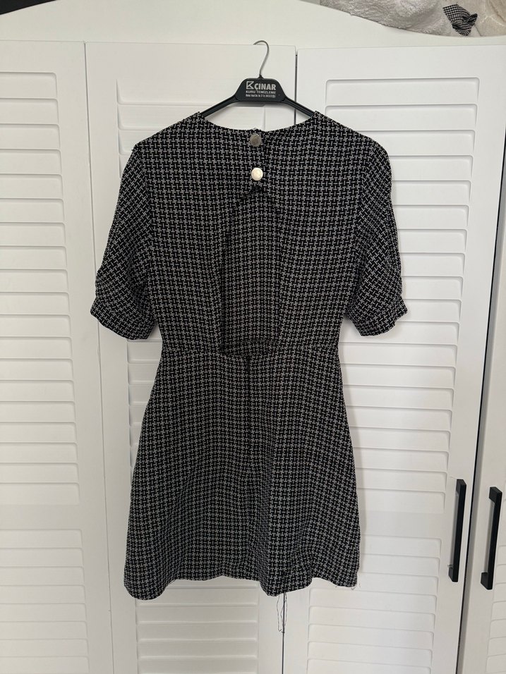 Düğmeli V Yakalı Gri Kareli Midi Elbise - Görsel 2