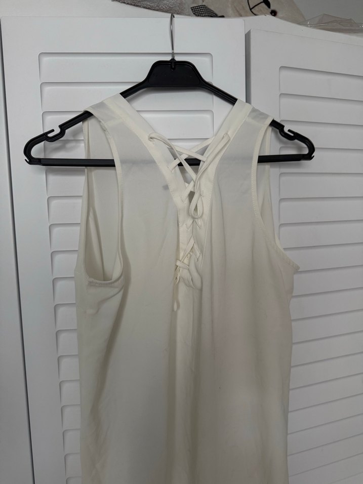 V Yaka Beyaz Kolsuz Rahat Bluz - Görsel 3