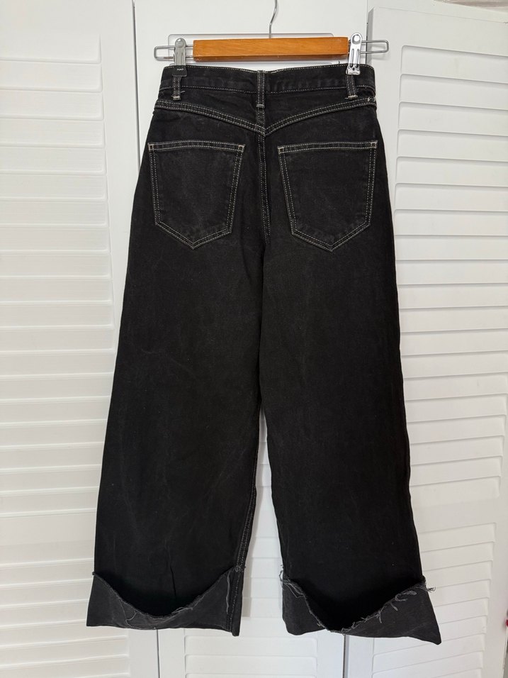 Siyah Bol Kesim Midi Kot Pantolon - Görsel 2