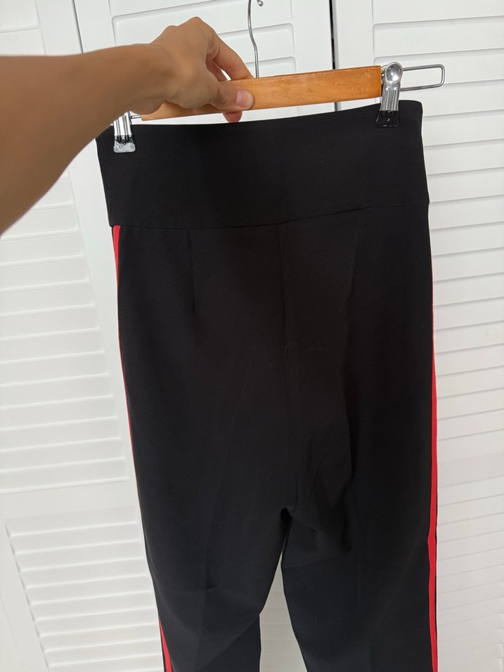 Toka Detaylı Siyah Çizgili Kumaş Kadın Pantolon - Görsel 4