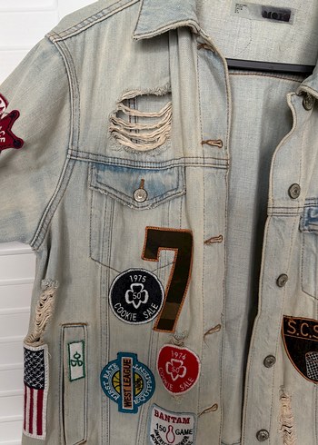 Armalı Yırtık Detaylı Unisex Denim Ceket - Görsel 2