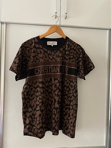Dior tişört çok kalitelidir