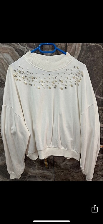 Zara İnci ve taş detaylı sweat bluz