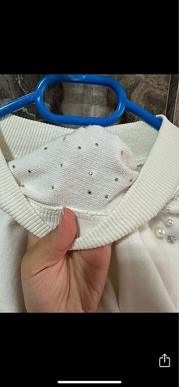l Beden İnci ve taş detaylı sweat bluz